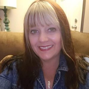 Meet your Posher, Cynthia